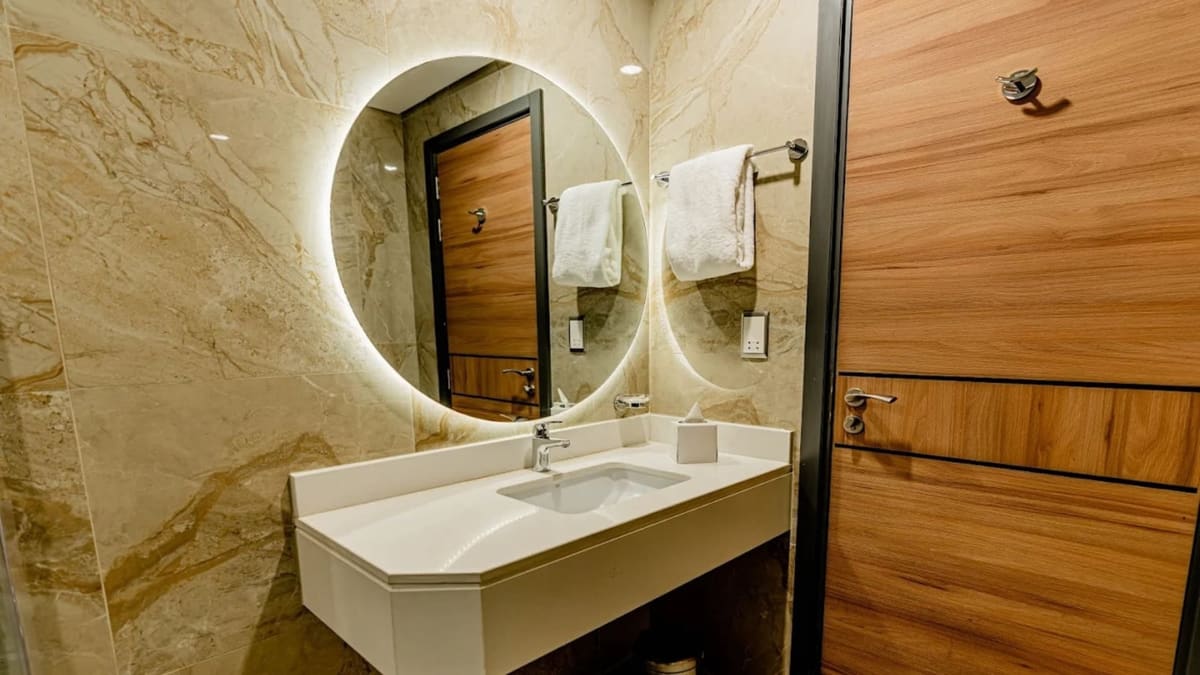 Resivation Hotel, Dubai, image 3